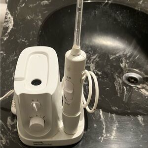White Waterpik Water Flosser !Accepting Offers!